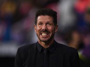 העצבים נראו לא רק על הדשא, גם על הקווים. סימאונה (getty)