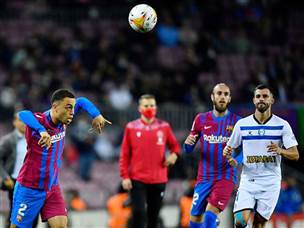 עם הפנים לקראת דינמו קייב בליגת האלופות (getty)
