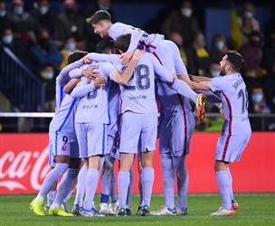 שחקני ברצלונה חוגגים (Getty)