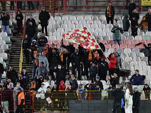 קצת נחת ביציעים בי"א (לירון מולדובן)