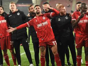 והפועל ב"ש חגגה ניצחון גדול (ברני ארדוב)