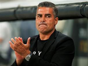 הפסד ראשון אחרי שמונה משחקים. סילבס (אלן שיבר)