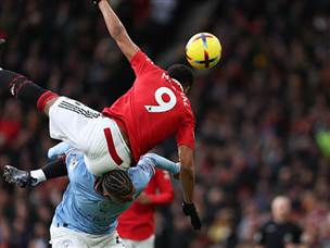 המשחק החל באופן יחסית שקול (GETTY)