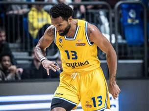 ממשיך לצבור ביטחון (עודד קרני)