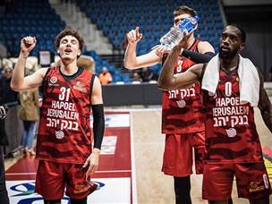 עם הפנים לרביעי (עודד קרני)