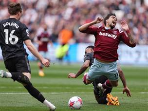 הפנדל שהחזיר את ווסטהאם לעניינים (Getty)