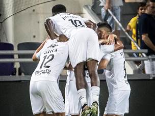 ריינה חזרה למשחק (צילום: עודד קרני)