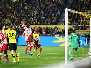 אופמקאנו היה צריך ארבע דקות כדי לנגוח את הראשון (Stuart Franklin/Getty Images)