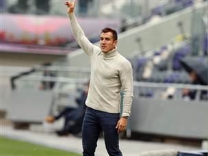 השלישי ברציפות (אלן שיבר)