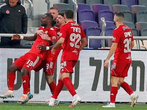 הקרח נשבר עם שער של צ'יבוטה (צילום: אלן שיבר)