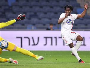 סטפן אומאונגה מכפיל את התוצאה. משחק מצוין לקשרה של בני סכנין (מאור אלקסלסי)