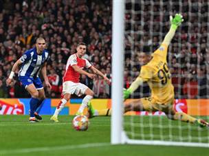 ליאנדרו טרוסאר בשער הראשון (GETTY)