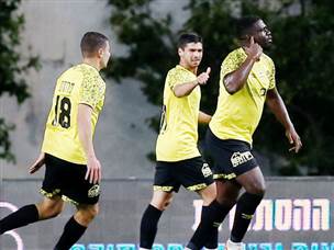 ג'ורג' פרץ את הסכר (צילום: אלן שיבר)