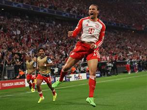 אבל סאנה עם בעיטה אדירה