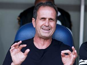 רוני לוי. מחייך, ובצדק (קובי אליהו)