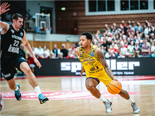 וגם הצליחה לחזור (FIBA)