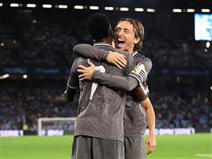 מבישול של מודריץ`, שהפך לשחקן המבוגר ביותר שמשחק במועדון (Florencia Tan Jun/Getty Images)