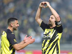 גם קפטן בית“ר השתתף בחגיגה (אלן שיבר)