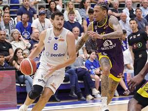 במחצית השנייה היתרון נע מצד לצד (שיבר)