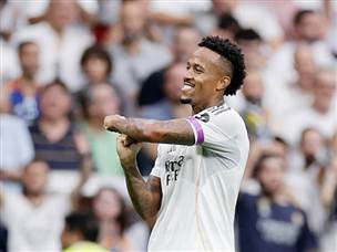 הבלם הפציץ מרחוק ונתן את האות לחגיגות (GETTY)