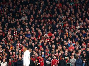 מול אוהביו שהפכו לשונאיו (Photo by Carl Recine/Getty Images)