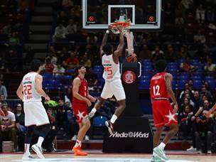 הפועל ת“א חגגה במילאנו (Euroleague Basketball via Getty)
