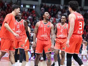 הפועל תל אביב שמרה על פסגת היורוליג (אלן שיבר)