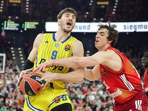 מכבי ת“א נעצרה עם הפסד כואב במיוחד (Euroleague Basketball via Getty)