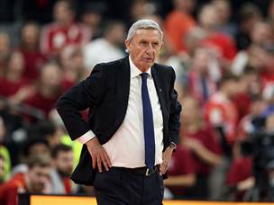 ופשיץ` הוותיק חגג ניצחון יורוליג ראשון (Euroleague Basketball via Getty)