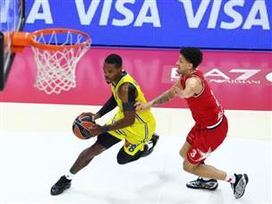 מכבי תל אביב הסתבכה במאבק על הפליי-אין (GETTY)