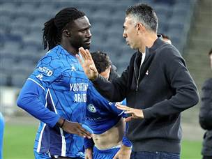 טבריה וחודידה מסובכים בתחתית (צילום: אלן שיבר)