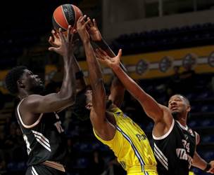 המאבק הסתיים ברגל שמאל (GETTY)