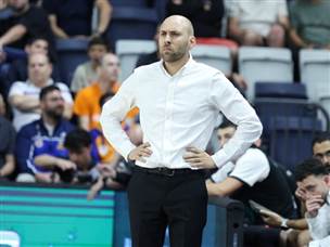 וגיא קפלן יוצא מאושר מהערב הזה (אלן שיבר)