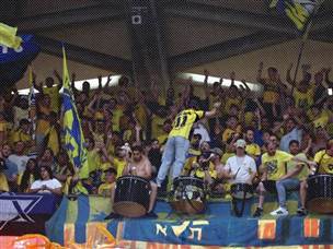 בדרך לחגיגה גדולה ביציעים (אלן שיבר)
