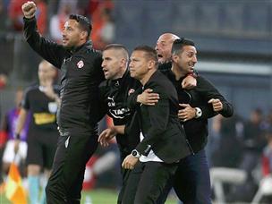 בכר והצוות. חגיגות אליפות? (אלן שיבר)