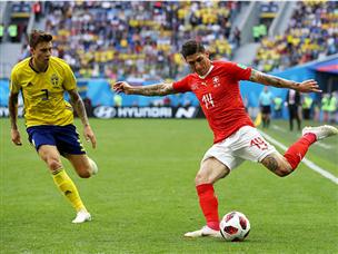 צובר נעצר על ידי ההגנה השבדית (GETTY)