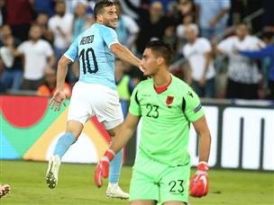 קיבל את הקרדיט וכבש. חמד (אלן שיבר)