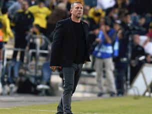 הפסד ראשון לקלינגר, שמסתכל על הקו האדום מלמטה (אלן שיבר)