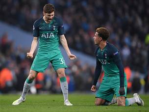 טוטנהאם חוגגת בסיום אחד המשחקים המטורפים שנראו באלופות (GETTY)