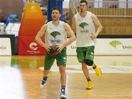 מקל. בינתיים מתאמן כרגיל (מלאגה, רשמי)