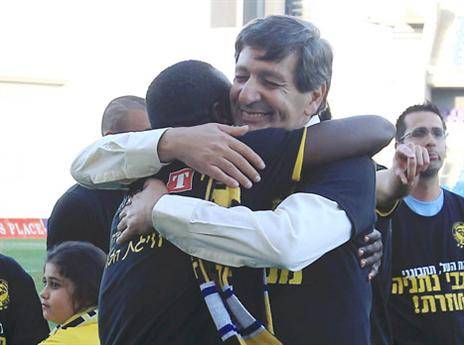 אלי שגב. אליהו אליהו ניצל את המצב בו הייתה נתניה (אלן שיבר)