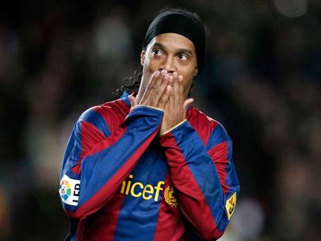 השופט חס על רונאלדיניו (getty)