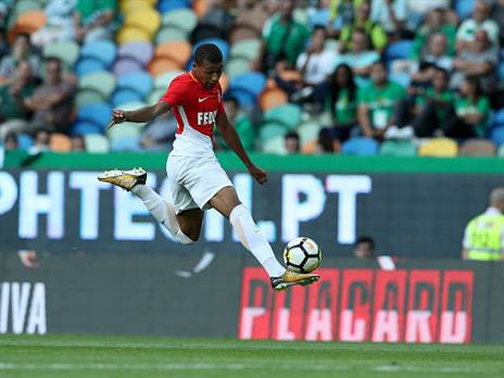 אמבפה, ממונאקו לא עבר ללייפציג, אלא לפ.ס.ז' (getty)