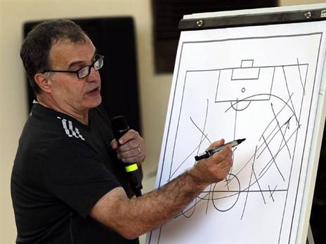 ביילסה לא מתפשר על רמת הכדורגל (Getty)