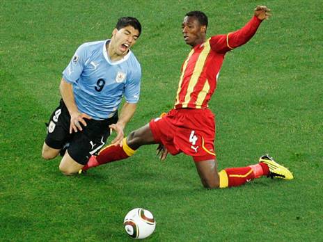 פנטסיל מתקל את סוארס. מתקשה לסלוח (GETTYIMAGES)