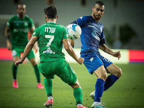 ריאן. בוחן את צעדיו (עודד קרני)