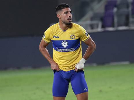 תנועות כהן. ידיים מיותרות (דני מרון)