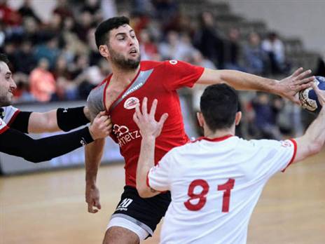 הפתיע במעבר ללאומית. יובל כץ (צילום: הדר ואן קולא, איגוד הכדוריד)