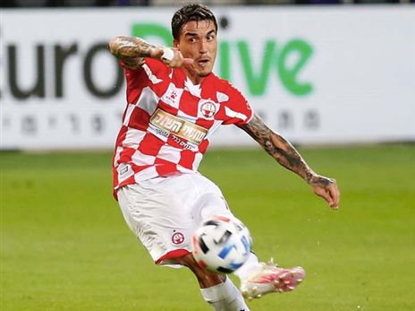 הביקורות פחות מעניינות אותו. ז'וסוואה (אלן שיבר)