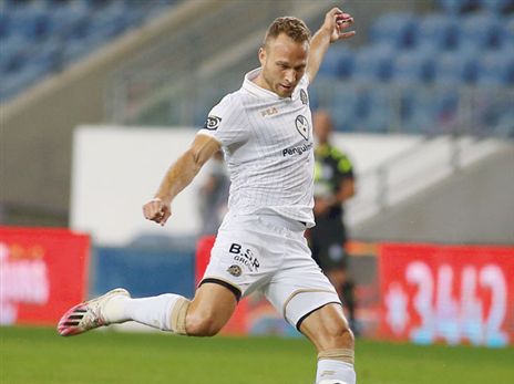 גלזר נפצע והוחלף (אלן שיבר)